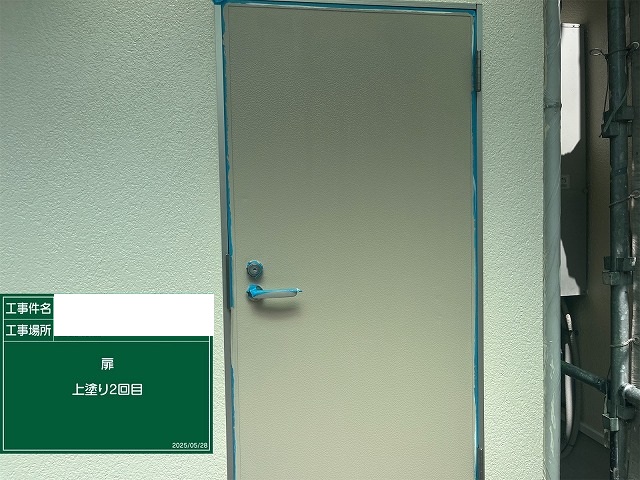 扉塗装完成